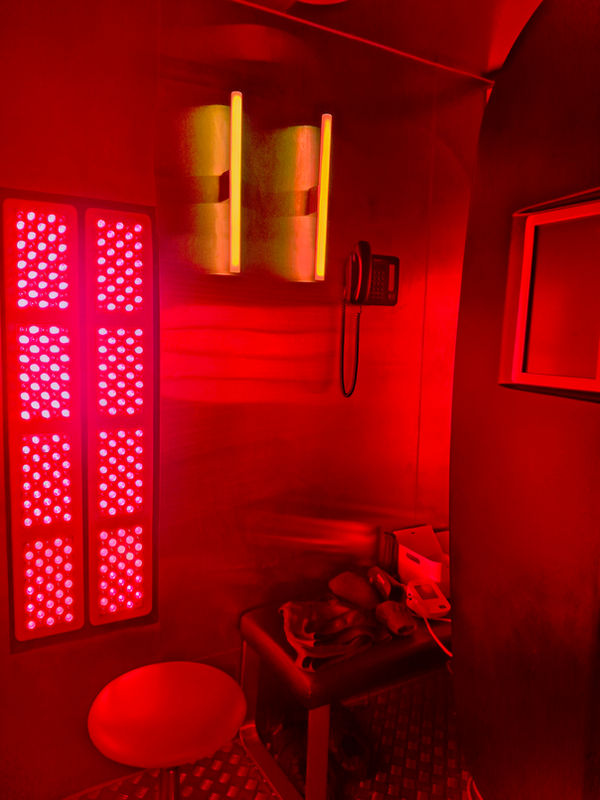 Red light sauna cabin